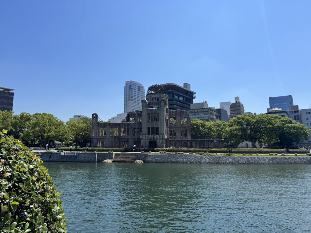 広島平和記念資料館・原爆ドーム